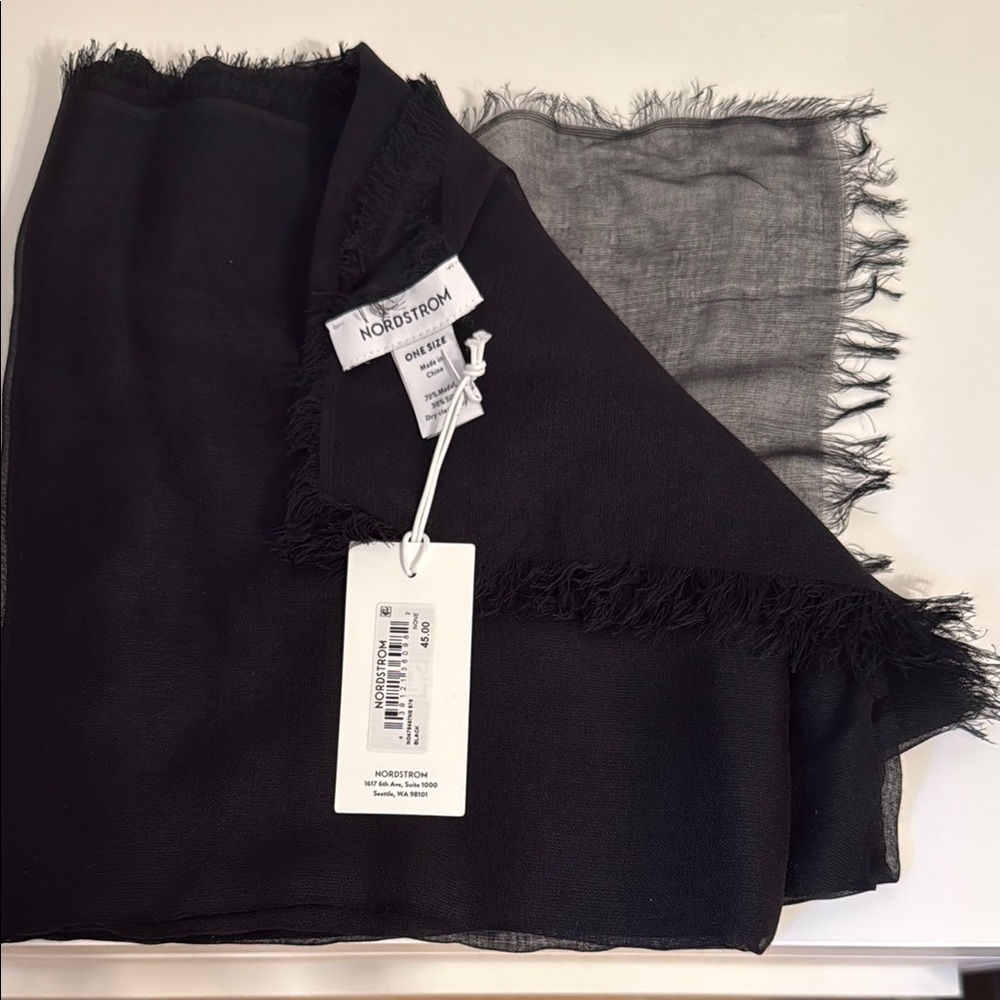 BNWT Black Nordstrom Lightweight Airy Scarf